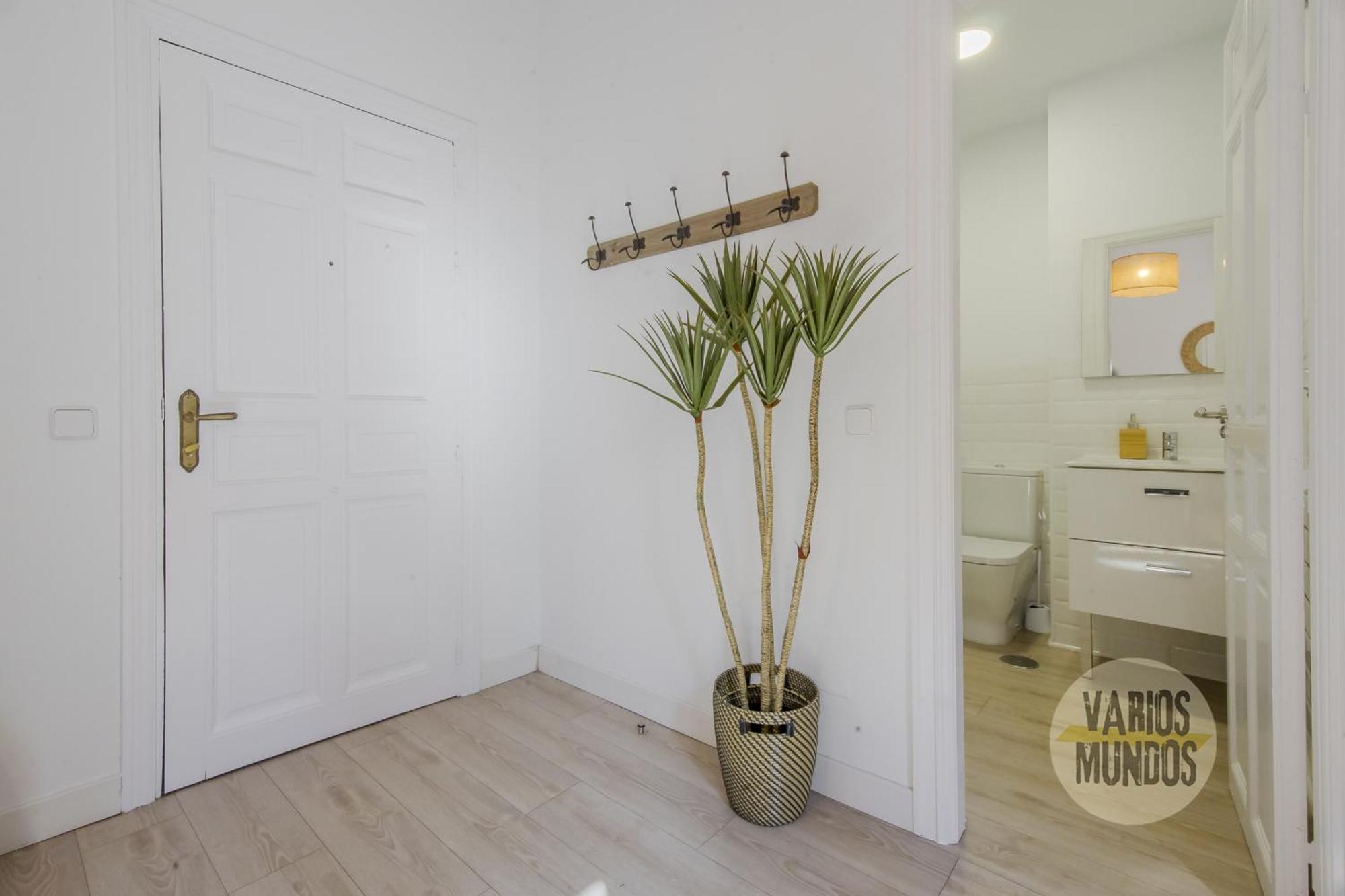 Elegant Apt Para 4Pax En Las Letras-Cortes Madri Exterior foto